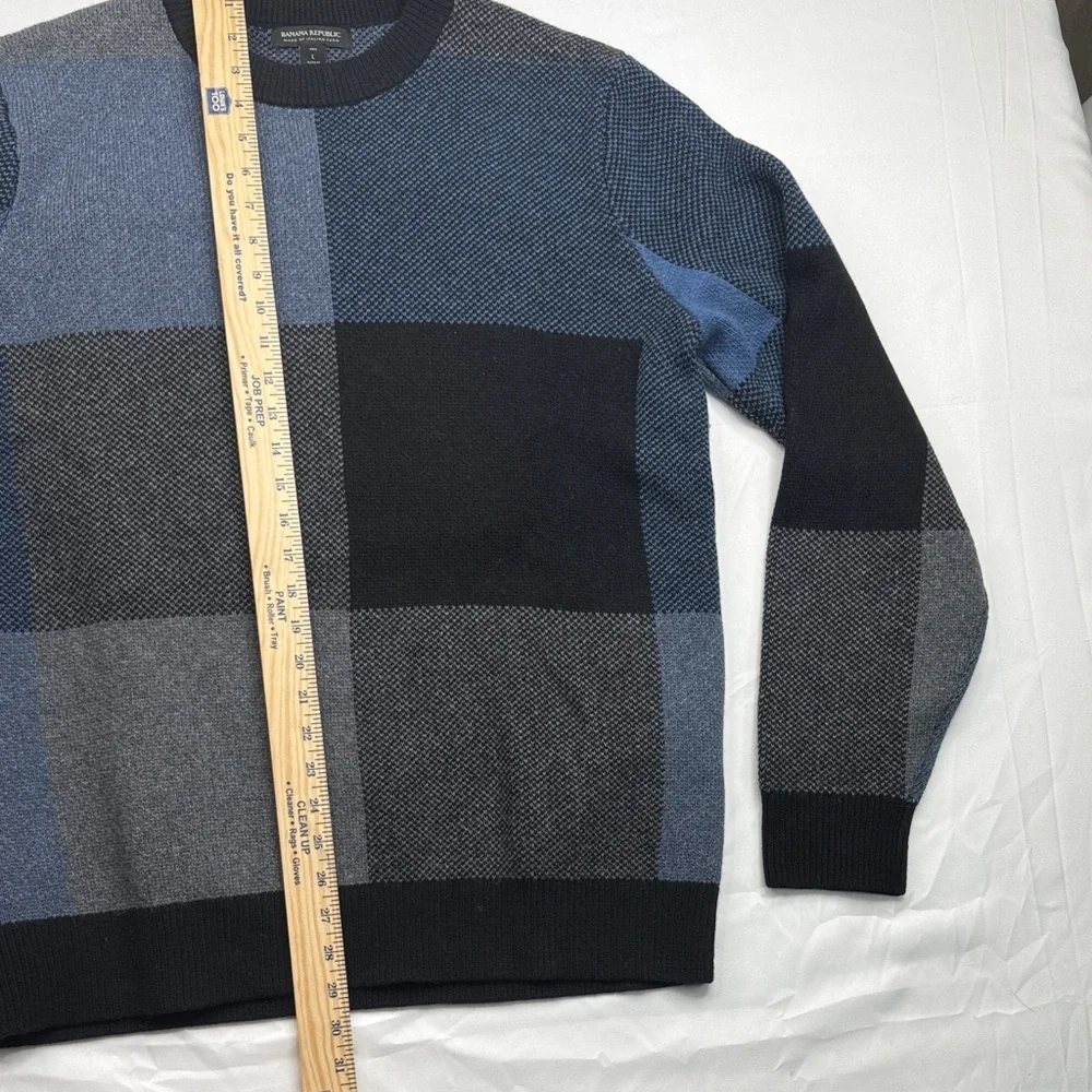 Banana Republic Men's Blue and Gray Crewneck Sweater recycled Italian wool